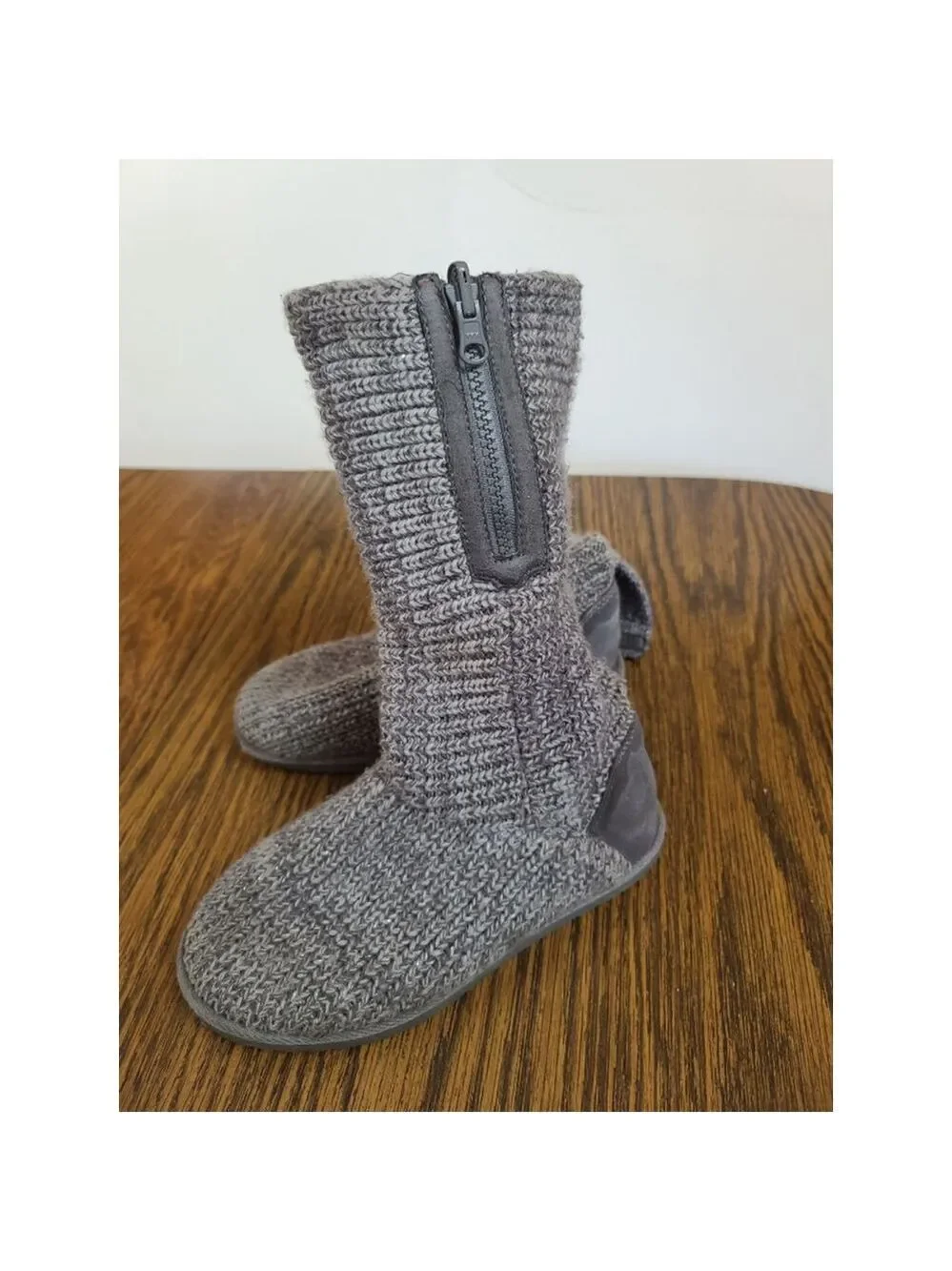 Sonoma Gray Knit Zipper Slippers Size 3 Girls